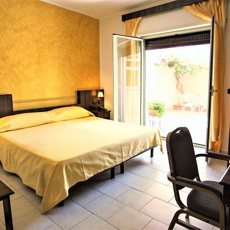 Hotel Marabel SantʼAlessio Siculo Εξωτερικό φωτογραφία